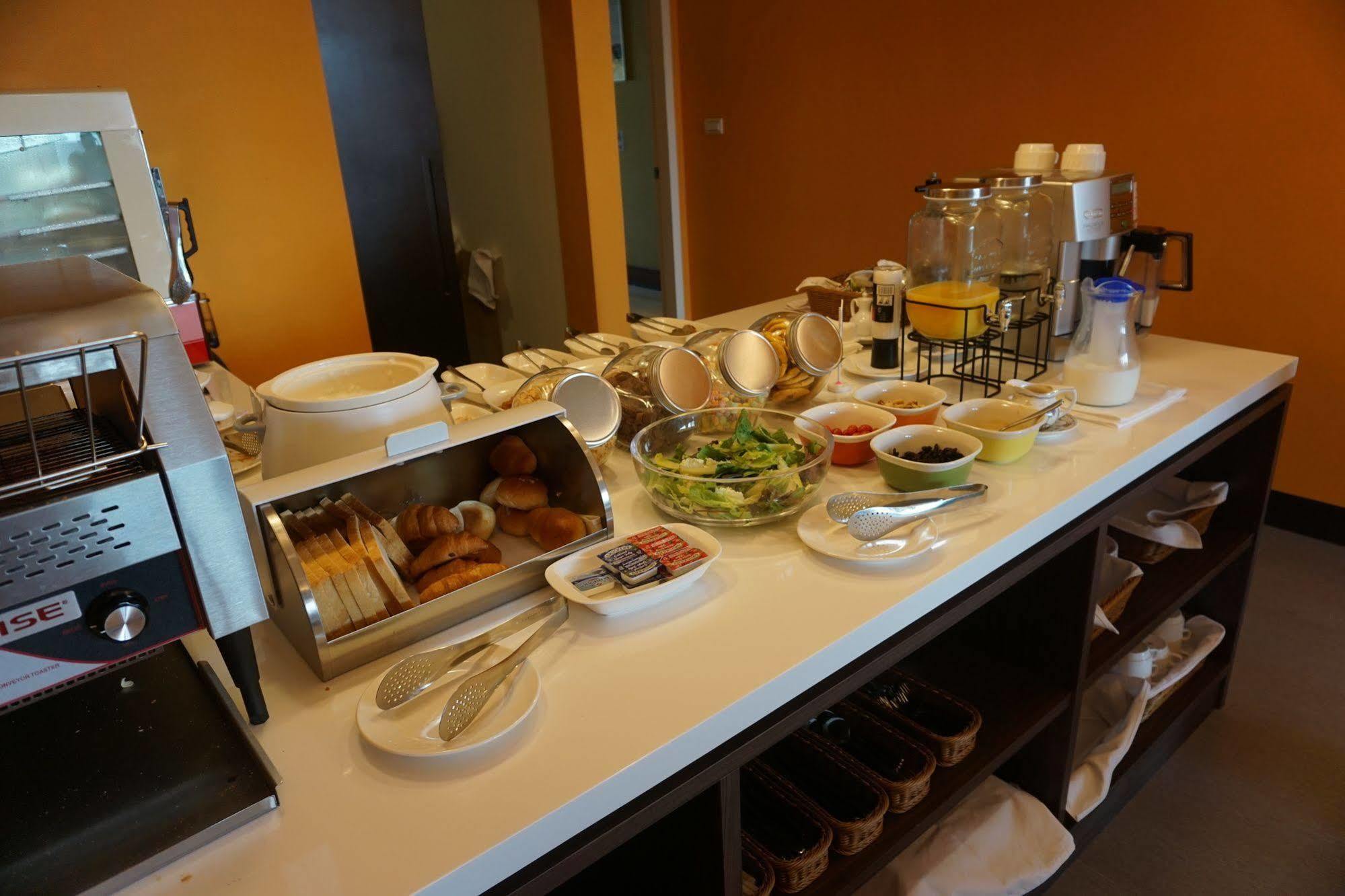 גאושיונג Watermark Hotel - Sizihwan מראה חיצוני תמונה